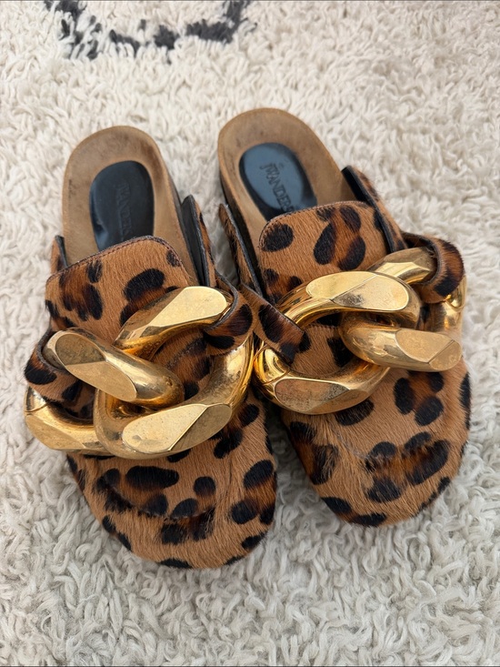 JW ANDERSON Shoes - JW ANDERSON Leopard Print Slide Mules with Oversized Gold Chain